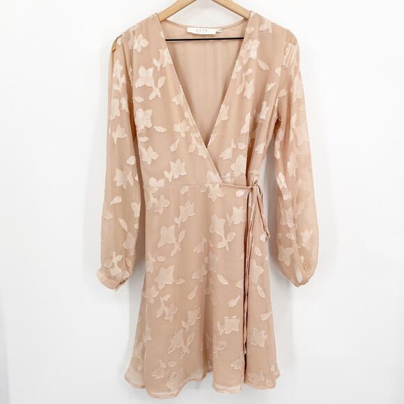 ASTR The Label Floral Blush Burnout Slit‎ Sleeve Wrap Dress Size Medium - Picture 3 of 11